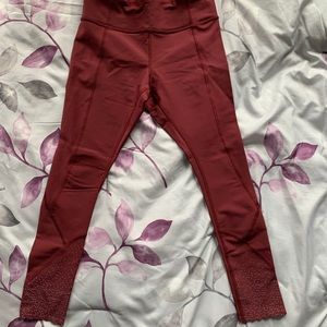 Lululemon 3/4 reflective leggings